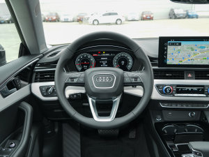 2023款Sportback 45 TFSI quattro 臻选动感型 方向盘