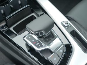 2023款Sportback 45 TFSI quattro 臻选动感型 换挡杆
