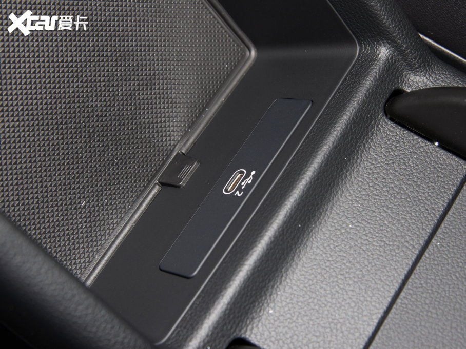 2023WA5 Coupe Coupe 40 TFSI rЄӸ