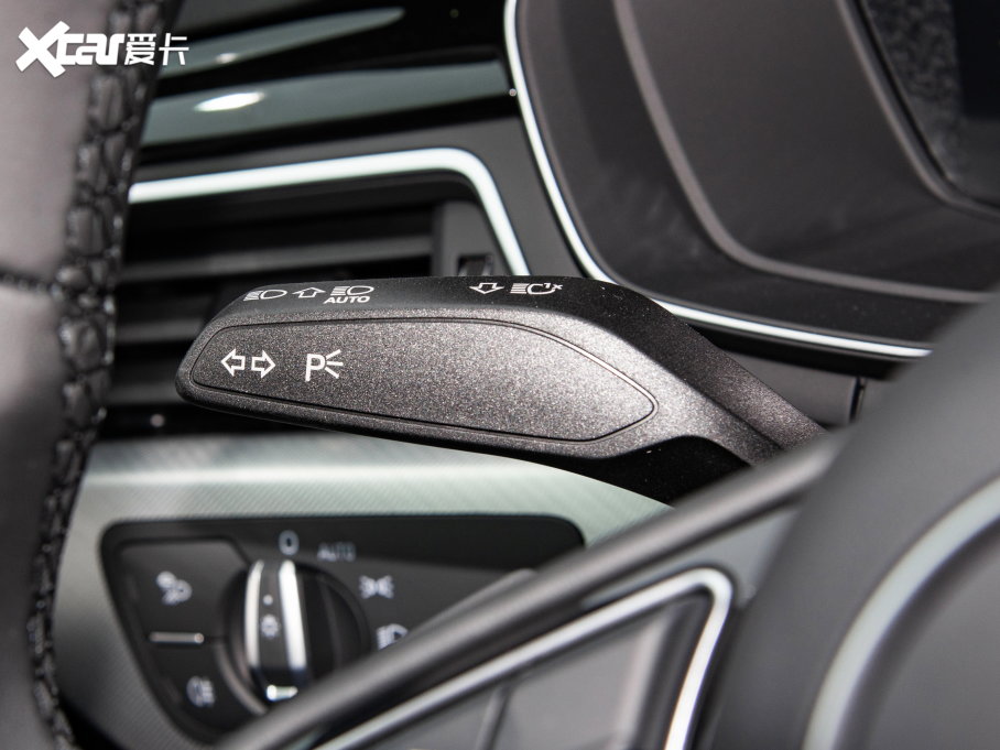 2023WA5 Coupe Coupe 40 TFSI rЄӸ