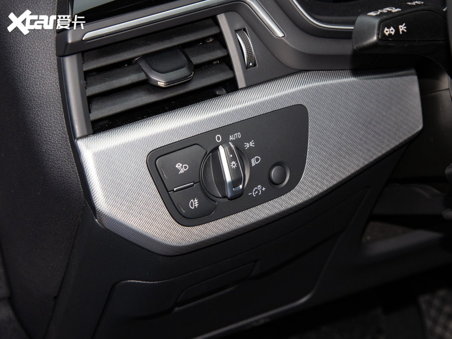 2023WA5 Coupe Coupe 40 TFSI rЄӸ