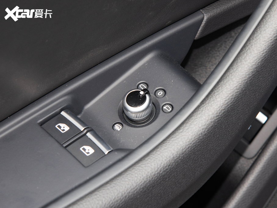 2023WA5 Coupe Coupe 40 TFSI rЄӸ