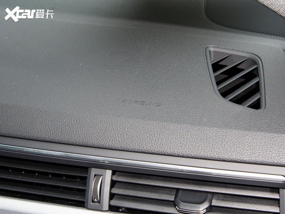 2023WA5 Coupe Coupe 40 TFSI rЄӸ