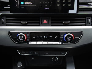 2023Coupe 40 TFSI rЄӸ {{