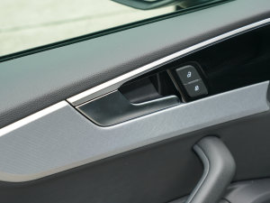 2023��Cabriolet 40 TFSI �r�ЄӸ��� �п؅^