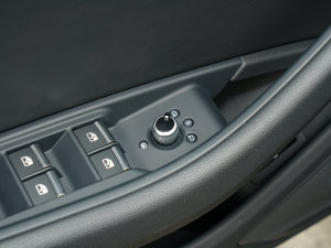 2023��Cabriolet 40 TFSI �r�ЄӸ��� �п؅^