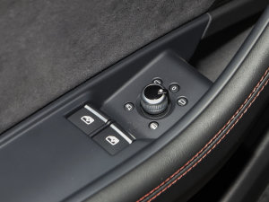 2023款S5 3.0T Coupe 主驾车窗控制区	