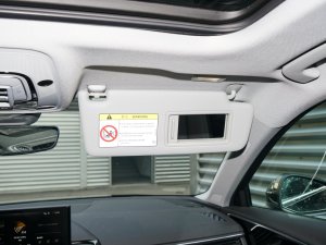 2023款allroad quattro 遮阳板（右）