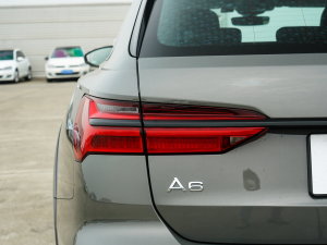 2023allroad quattro 55 TFSI ԽҰ ^