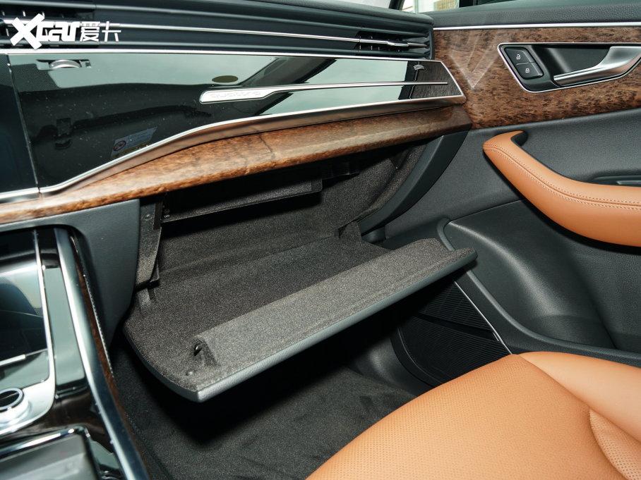 2023��W��Q7 55 TFSI quattro S line�\����