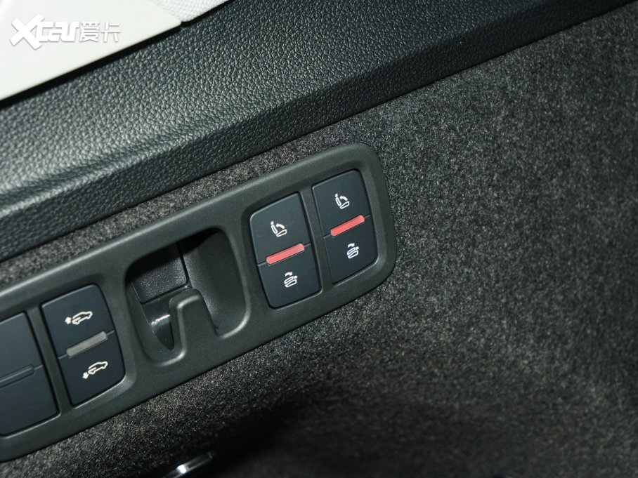 2023��W��Q7 55 TFSI quattro S line�\����