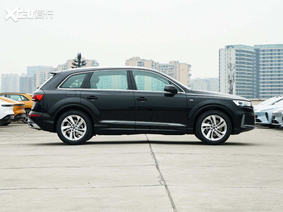 2023µQ7 45 TFSI quattro S line˶