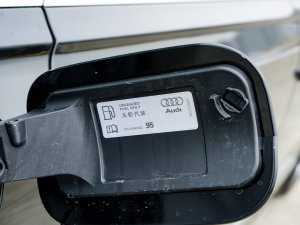 202345 TFSI quattro S line\ ^