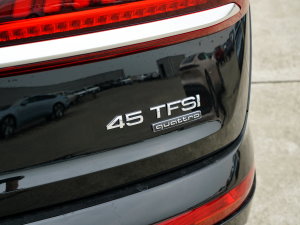 202345 TFSI quattro S line\ ^