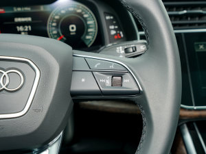 202345 TFSI quattro S line\ п؅^