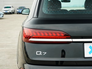 202355 TFSI quattro S F ^