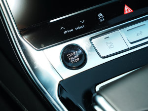 202355 TFSI quattro  п؅^