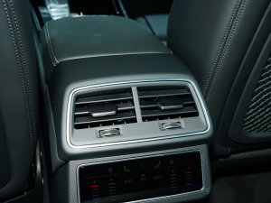 202355 TFSI quattro  п؅^