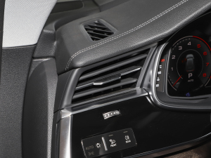 2023��55 TFSI ���A�Ӹ��� �п؅^