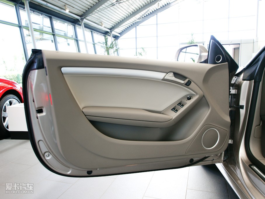 2010��W��A5 Cabriolet 2.0TFSI Cabriolet