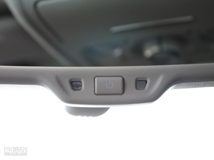 2010?yun)WA5 2.0TFSI Sportback g(sh)