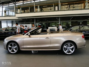 2010��2.0TFSI Cabriolet ���w���^