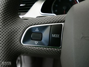 2010��2.0TFSI Cabriolet �п؅^