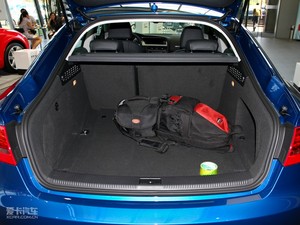 2010款2.0TFSI Sportback 技术型 行李厢空间