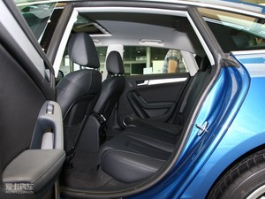 2010款2.0TFSI Sportback 技术型 后排空间