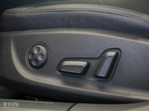 2010款2.0TFSI Sportback 技术型 主驾驶座椅调节