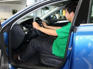 20102.0TFSI Sportback g g