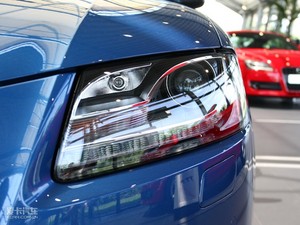 2010款2.0TFSI Sportback 技术型 大灯