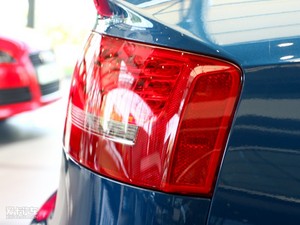 20102.0TFSI Sportback g ^