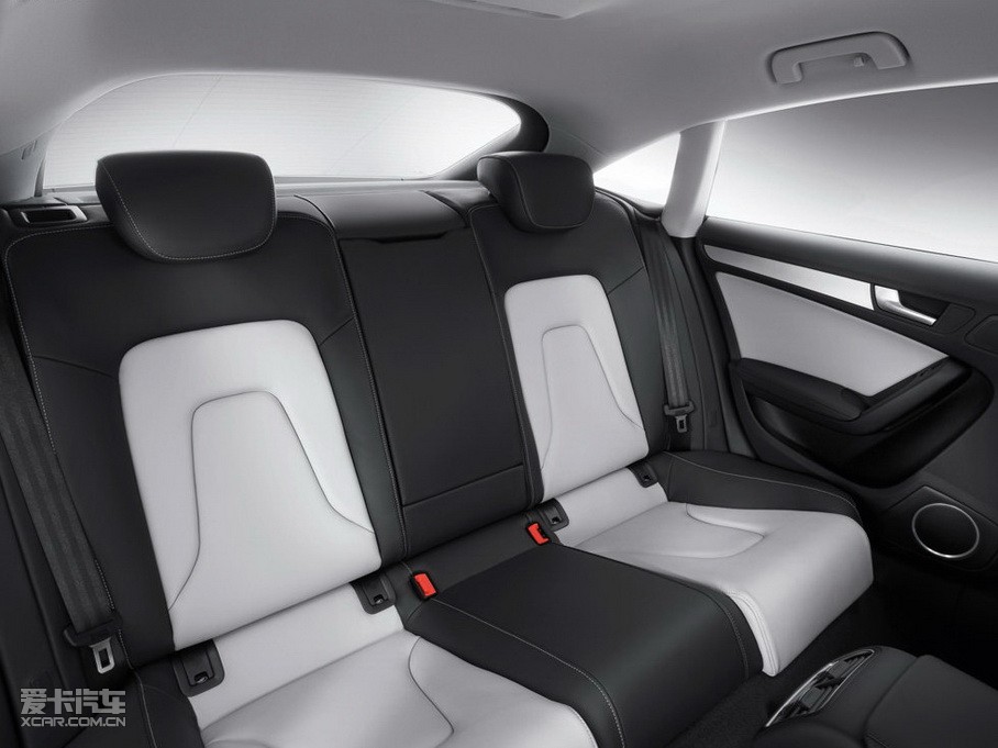 2010?yun)WA5 2.0TFSI Sportback A