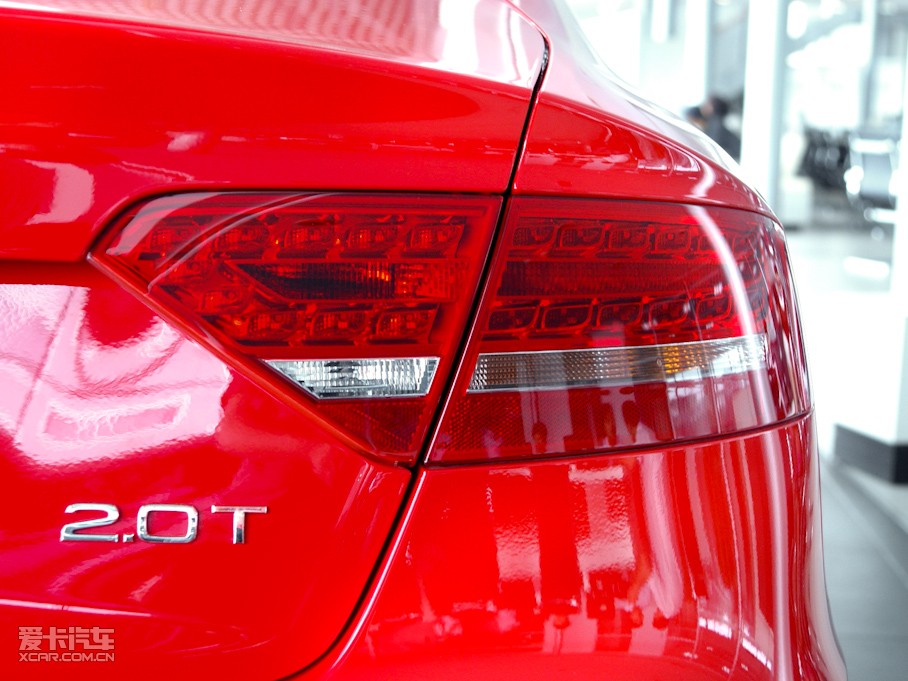 2010?yun)WA5 2.0TFSI Sportback m