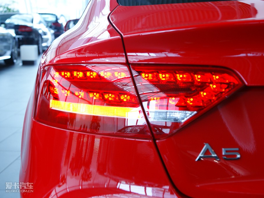 2010?yun)WA5 2.0TFSI Sportback m