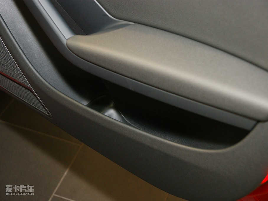 2010?yun)WA5 2.0TFSI Sportback m