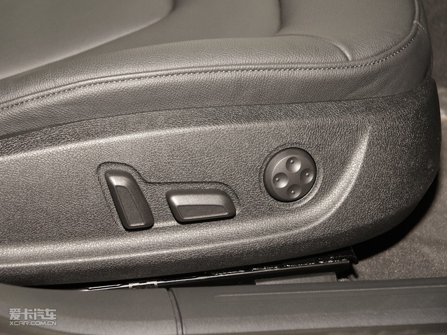 2010?yun)WA5 2.0TFSI Sportback m