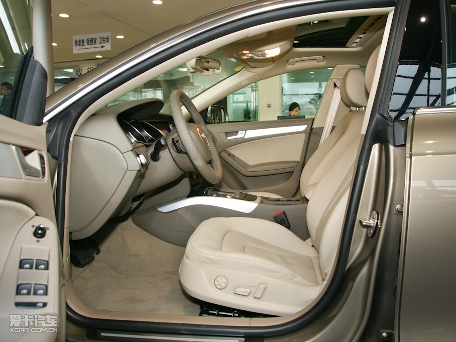 2010?yun)WA5 2.0TFSI Sportback m