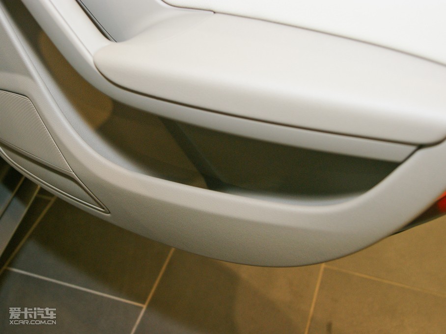 2010?yun)WA5 2.0TFSI Sportback m