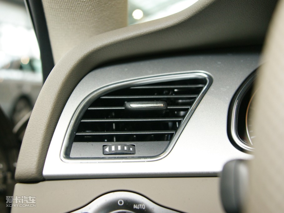 2010?yun)WA5 2.0TFSI Sportback m