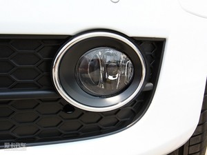 2010款2.0TFSI Sportback 豪华型 前雾灯
