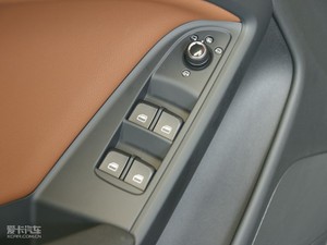 2010��2.0TFSI Cabriolet �п؅^(q��)