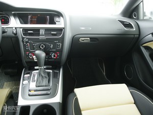 20102.0T Coupe L(fng)а п؅^(q)