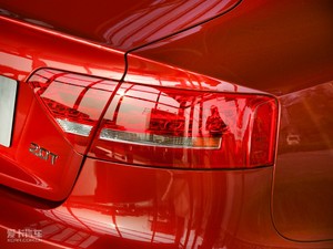 20102.0TFSI Sportback g ^