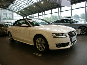 2010��2.0TFSI Cabriolet ���w���^