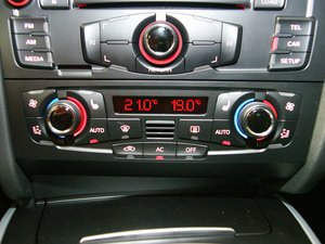 20102.0TFSI Sportback m {{