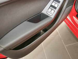 20102.0TFSI Sportback m ǰT(ch)g