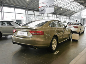 2010款2.0TFSI Sportback 舒适型 整体外观