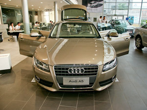 2010款2.0TFSI Sportback 舒适型 整体外观